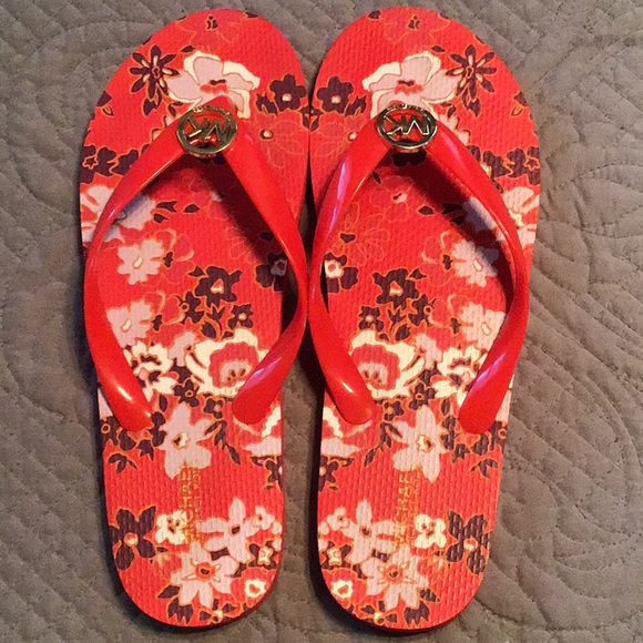 Michael kors rubber flip flop thong sandals. - Picture 2 of 4